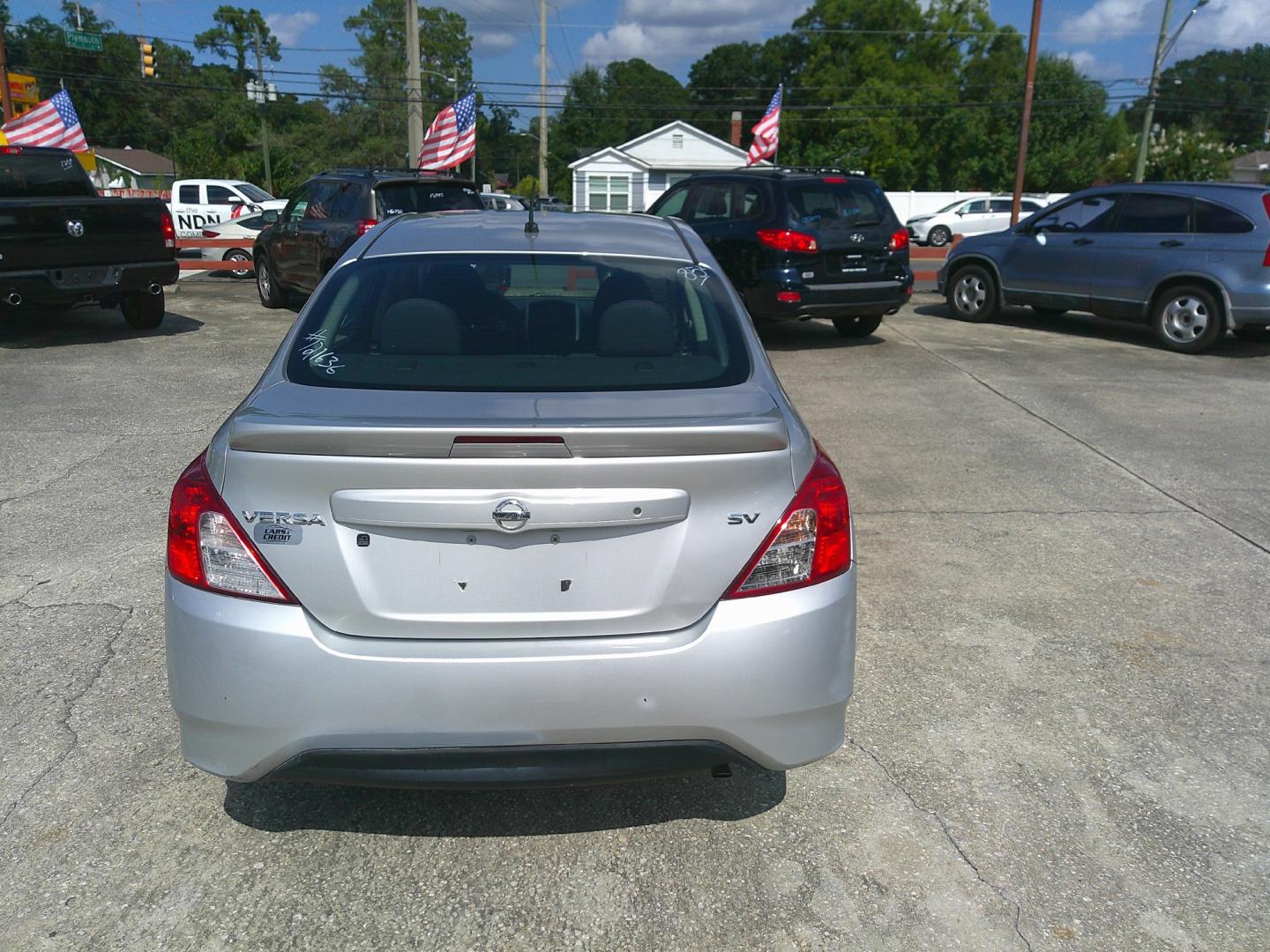 2018 SILVER NISSAN VERSA S; SL; SV (3N1CN7AP8JK) , located at 1200 Cassat Avenue, Jacksonville, FL, 32205, (904) 695-1885, 30.302404, -81.731033 - Photo#3